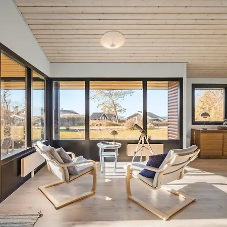 3 Bedroom Cozy In *