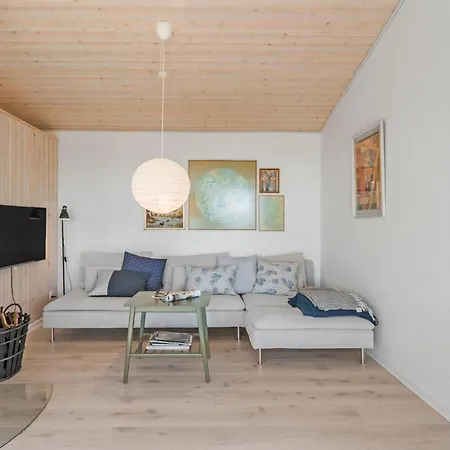 3 Bedroom Cozy In