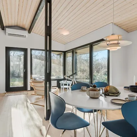 3 Bedroom Cozy In Prázdninový dům Martofte