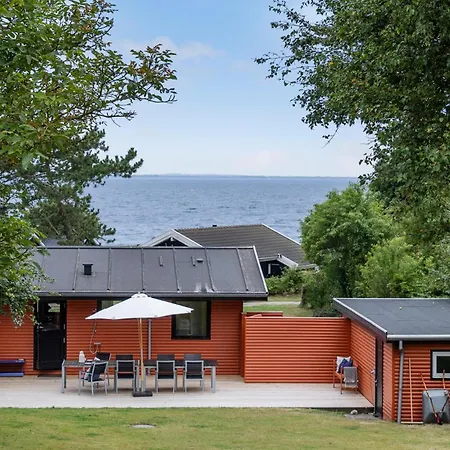 Holiday home 3 Bedroom Cozy In *