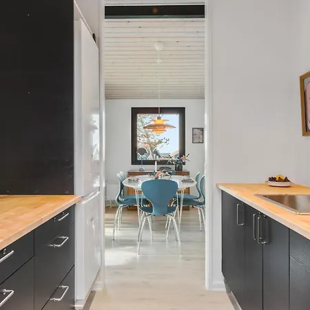 3 Bedroom Cozy In *