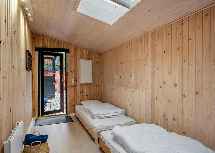 3 Bedroom Cozy In *
