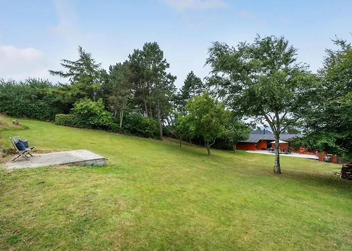 3 Bedroom Cozy In Сasa de vacaciones Martofte
